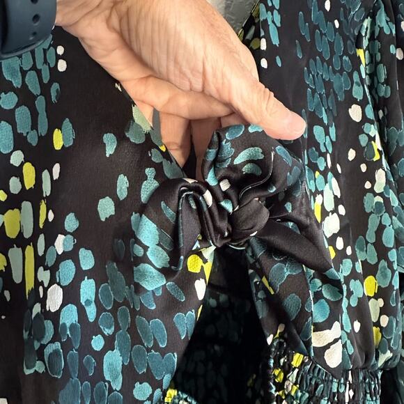 Torrid Green Silky Wrap Top Long Sleeve Watercolor Bow Celestial Artsy Size 1X - Picture 5 of 7